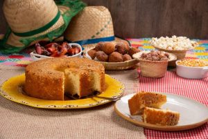 Confira as melhores comidas típicas de festa julina para aproveitar a festança