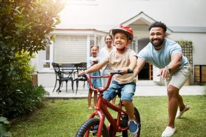 Veja o que não pode faltar no seu carrinho para aproveitar as férias escolares