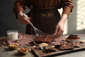 Conheça os tipos de chocolate para arrasar nas receitas